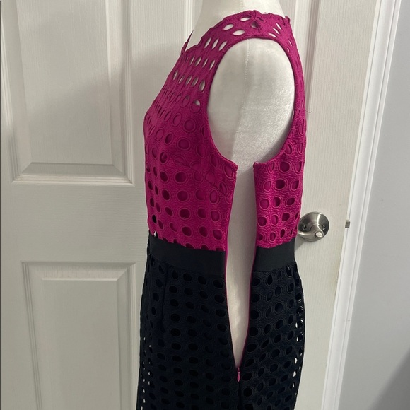Dex Black/Fuchsia Textured Eyelet Lace Lined Sleeveless Mini Dress Sz M - Picture 6 of 11